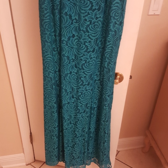 Carmen Marc Valvo Evening Dress - Picture 3 of 6